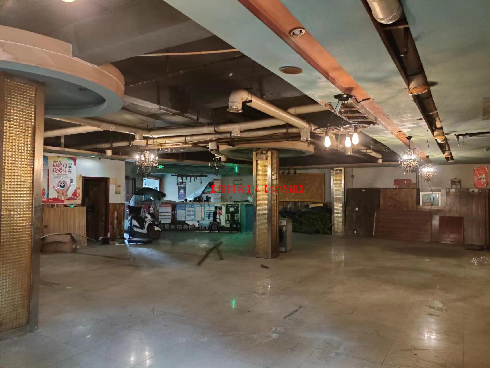 南明区新寨路26平餐饮店转让，有外摆